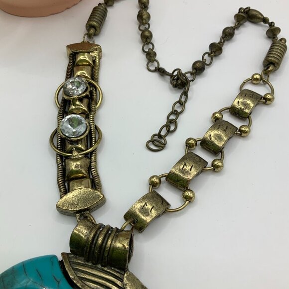 Retro Artisan Style Oversized Faux Turquoise Pendant Mixed Metals Boho Necklace - Picture 6 of 9
